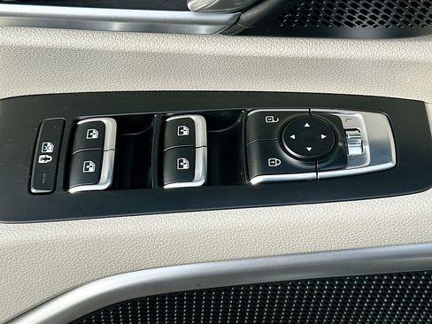 Used 2024 Kia Telluride S image 18