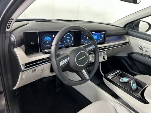 Certified 2025 Hyundai Tucson Limited image 13