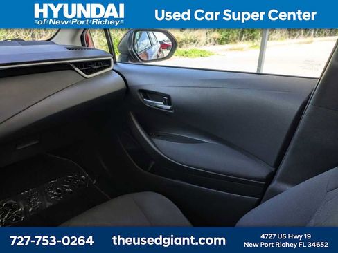 Used 2021 Toyota Corolla LE FWD image 17