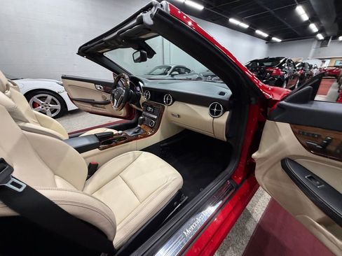 Used 2012 Mercedes-Benz SLK 250 image 29