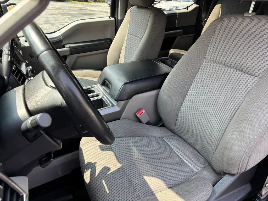 Used 2017 Ford F150 XLT w/ Equipment Group 302A Luxury AWD/4WD image 11