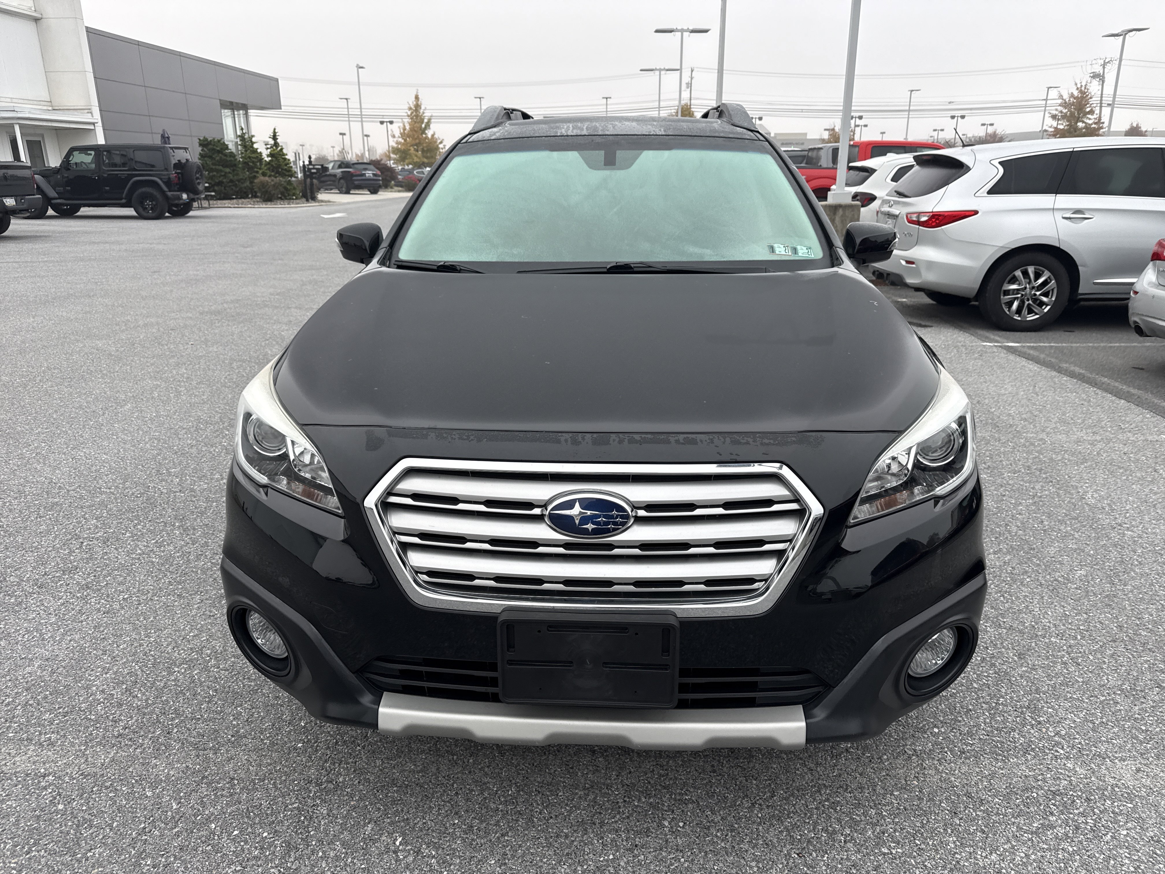 Used 2017 Subaru Outback 2.5i Limited AWD/4WD image 2