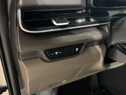 New 2026 Kia Carnival EX FWD image 14