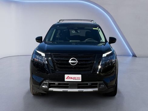 New 2025 Nissan Pathfinder Platinum w/ Black Appearance Package image 8