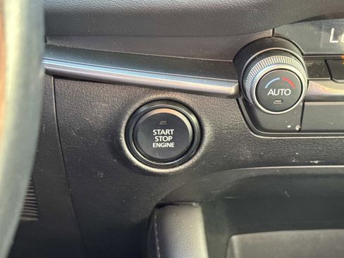 Used 2023 MAZDA MAZDA3 s image 24