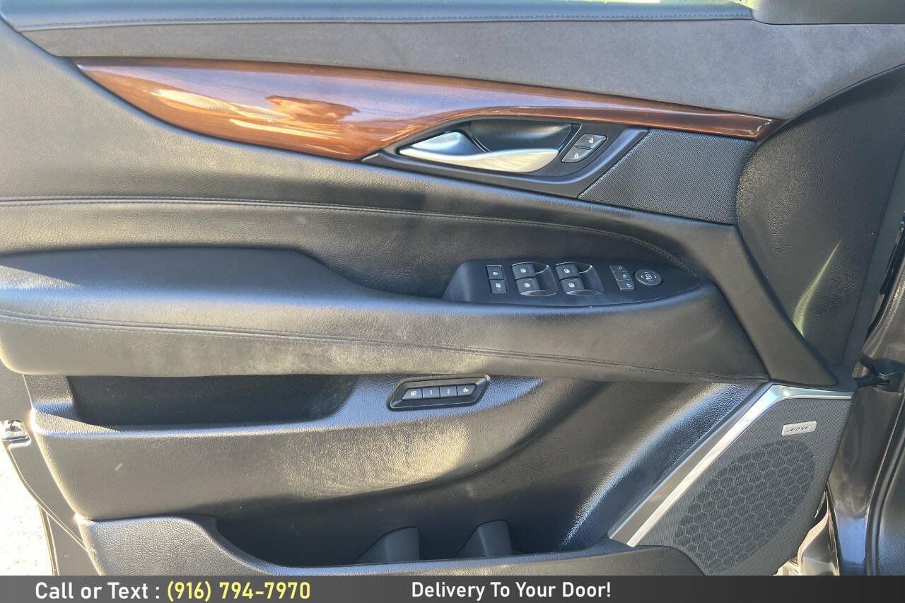 Used 2017 Cadillac Escalade ESV Luxury AWD/4WD image 21