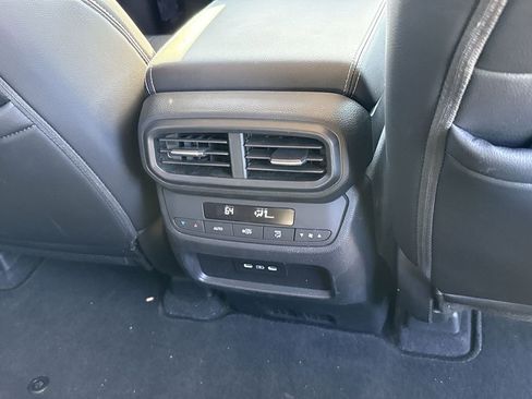 Used 2024 Honda Pilot Touring image 18