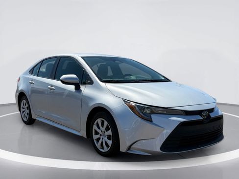 Used 2024 Toyota Corolla LE FWD image 5
