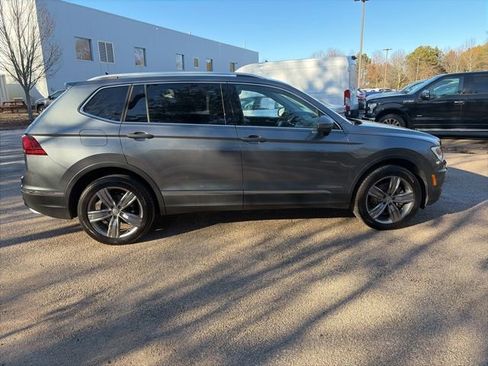 Used 2020 Volkswagen Tiguan SEL w/ 3rd Row Seat Package image 7