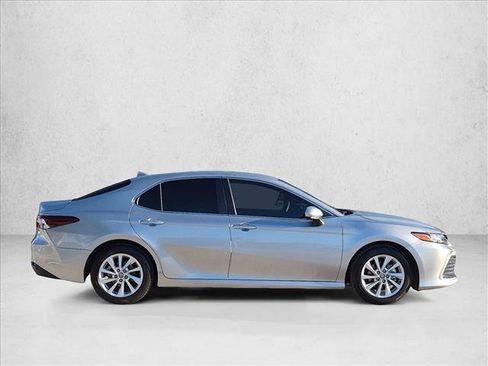 Used 2024 Toyota Camry LE FWD image 4