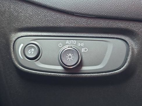 Used 2019 Chevrolet Equinox LT AWD/4WD image 27