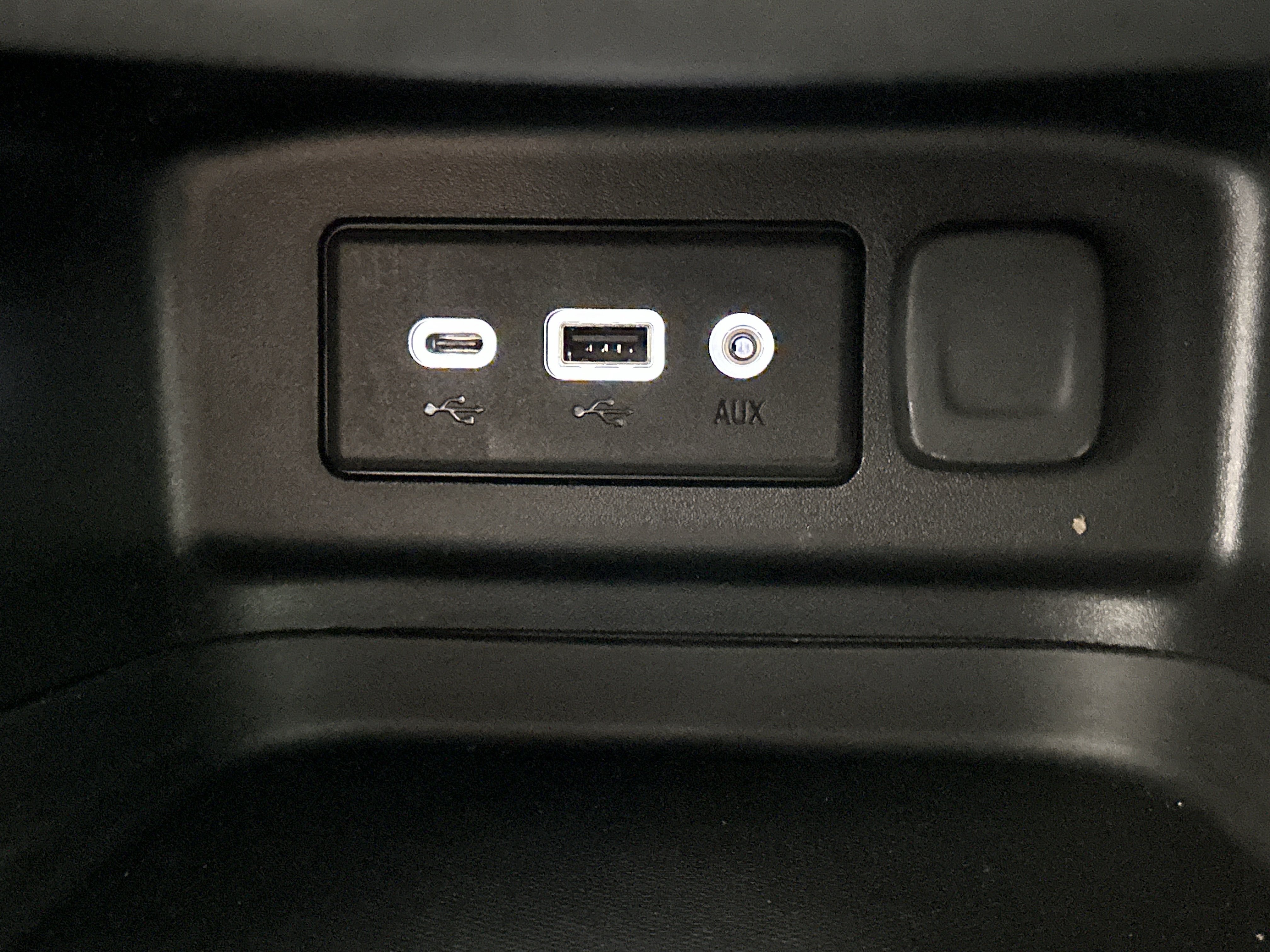 Used 2023 Chevrolet Equinox LT w/ LPO, Floor Liner Package AWD/4WD image 38