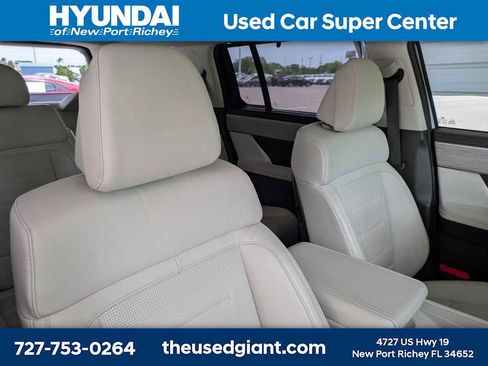 Used 2025 Hyundai Santa Fe Calligraphy AWD/4WD image 6