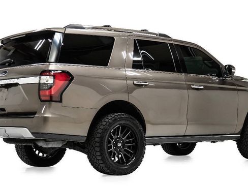 Used 2018 Ford Expedition Limited RWD image 3