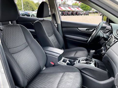 Used 2018 Nissan Rogue SV AWD/4WD image 8