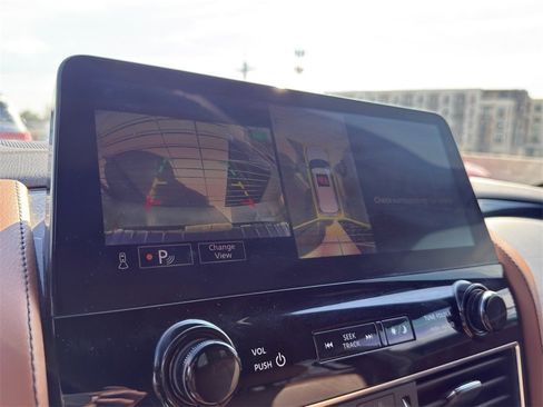 Used 2023 INFINITI QX80 Sensory w/ All-Season Package image 19