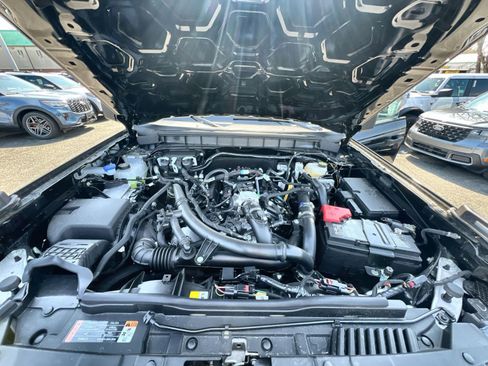 New 2025 Ford Bronco Badlands w/ Sasquatch Package AWD/4WD image 27