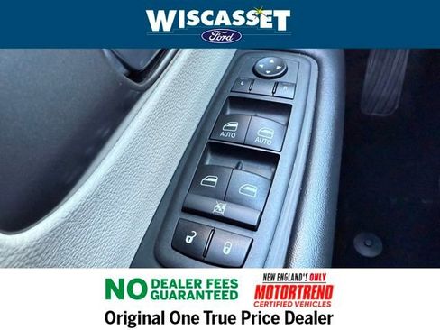 Used 2024 Chrysler Pacifica Touring-L image 24