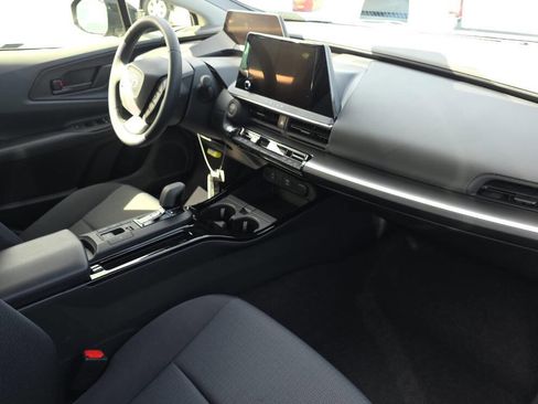 Used 2024 Toyota Prius LE image 10