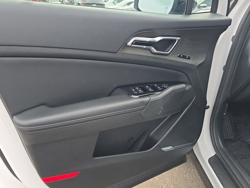 Certified 2023 Kia Sportage X-Pro AWD/4WD image 18