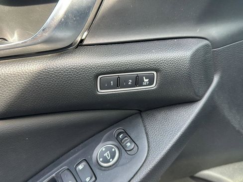 Used 2018 Honda Accord EX-L image 10