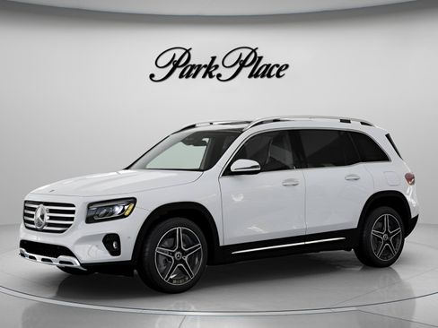 Used 2026 Mercedes-Benz GLB 250 image 2