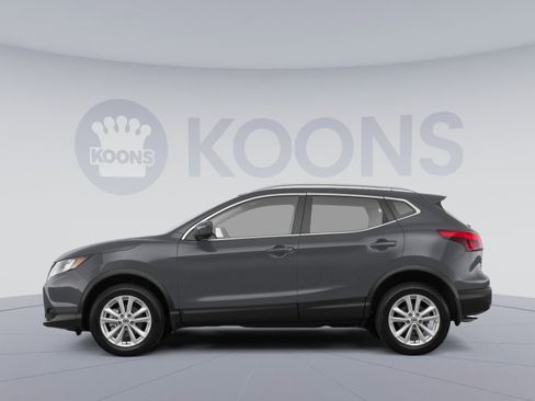 Used 2018 Nissan Rogue SV w/ Premium Package FWD image 2