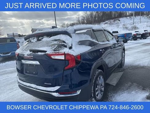 Used 2022 GMC Terrain SLT w/ Infotainment Package II image 11