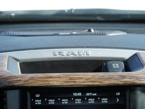 Used 2020 RAM 1500 Laramie w/ Off Road Group image 33