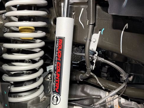 Used 2024 Jeep Wrangler Unlimited image 24