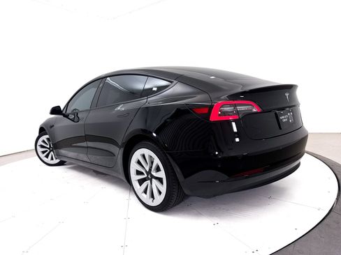 Used 2022 Tesla Model 3 RWD image 2