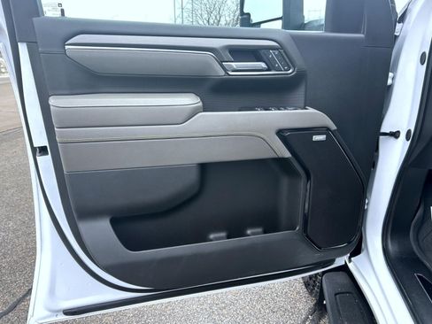 Certified 2025 Chevrolet Silverado 2500 ZR2 w/ LPO, Dark Essentials Package image 9