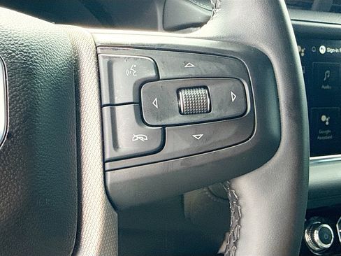 Used 2024 GMC Yukon Denali RWD image 39
