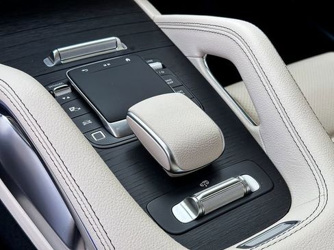 Certified 2025 Mercedes-Benz GLS 450 4MATIC image 18