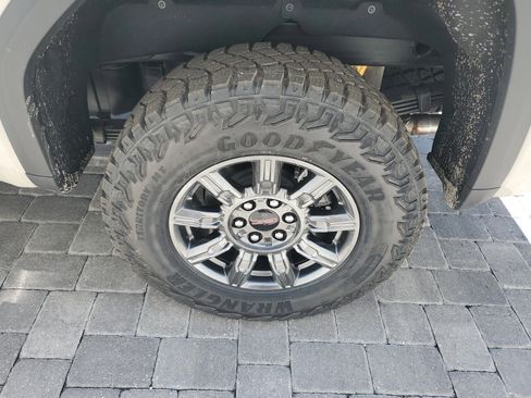 Used 2026 GMC Sierra 1500 AT4X AWD/4WD image 7