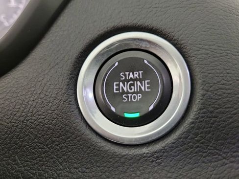 Used 2021 Cadillac XT4 Luxury w/ Cold Weather Package FWD image 30