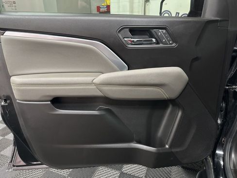 Used 2024 Chevrolet Colorado ZR2 w/ ZR2 Convenience Package III AWD/4WD image 17