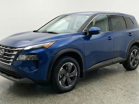 Used 2025 Nissan Rogue SV AWD/4WD image 3