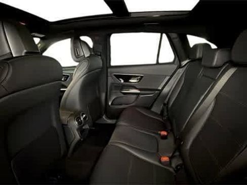 Certified 2025 Mercedes-Benz GLC 300 4MATIC image 5