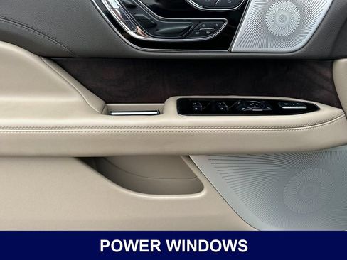 Used 2024 Lincoln Navigator Reserve AWD/4WD image 11