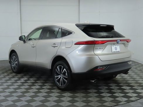 Used 2021 Toyota Venza LE image 7