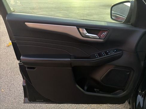 Used 2022 Ford Escape SEL image 23