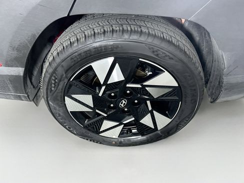 Used 2025 Hyundai Kona SEL image 11