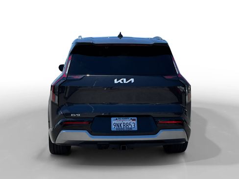 Used 2024 Kia EV9 Land AWD/4WD image 4