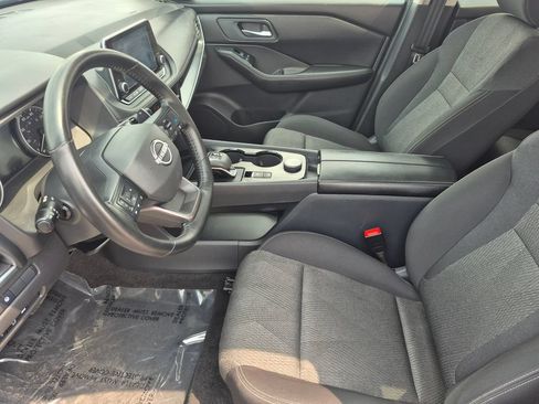 Used 2025 Nissan Rogue SV AWD/4WD image 11