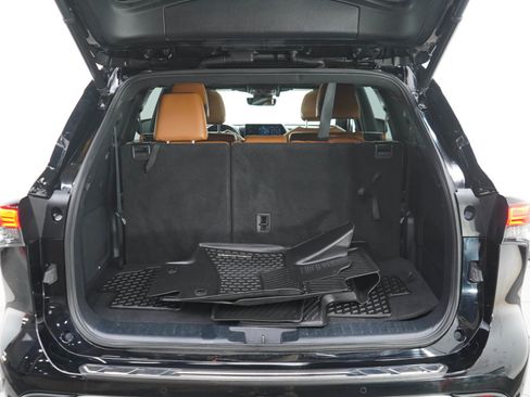 Used 2022 Toyota Highlander Platinum AWD/4WD image 17