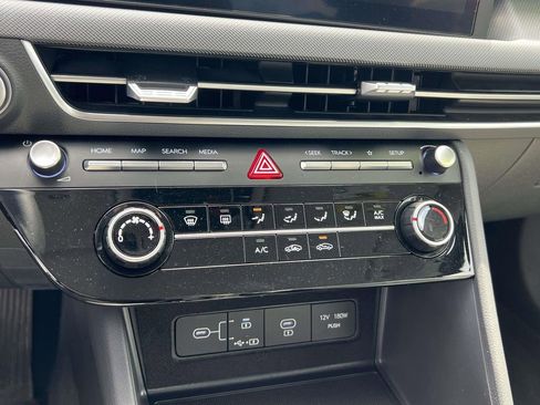 Certified 2025 Hyundai Sonata SE FWD image 29