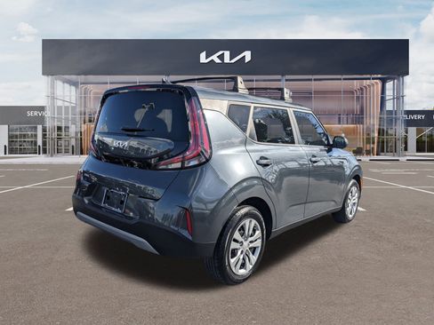 Certified 2023 Kia Soul LX image 4