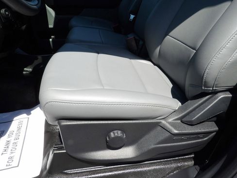 Used 2024 Ford F550 2WD Crew Cab Super Duty image 18