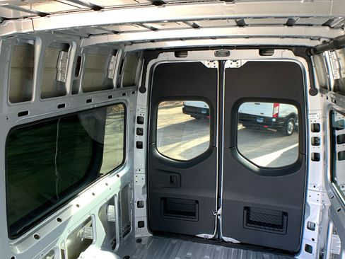 Used 2022 Mercedes-Benz Sprinter 2500 image 25